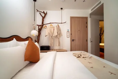 Family Premium Verbindungssuite mit Stadtblick und Einmal-Minibar — Me Saigon Boutique Hotel