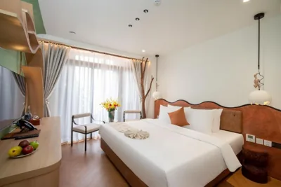 ME Premium Suite mit Balkon in höherer Etage und Einmal-Minibar — Me Saigon Boutique Hotel